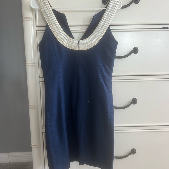 Navy and gold Lilly Pulitzer size 0. No stains, smoke free home. - Picture 2 of 3